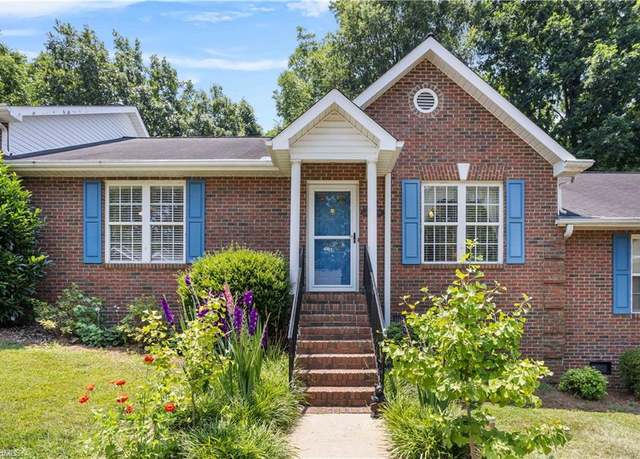 Property at 222 E Walker Ave, Asheboro, NC 27203, 2 beds, 2 baths