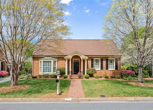 Property at 3231 Merion Ct, Winston-salem, NC 27104, 3 beds, 2.5 baths
