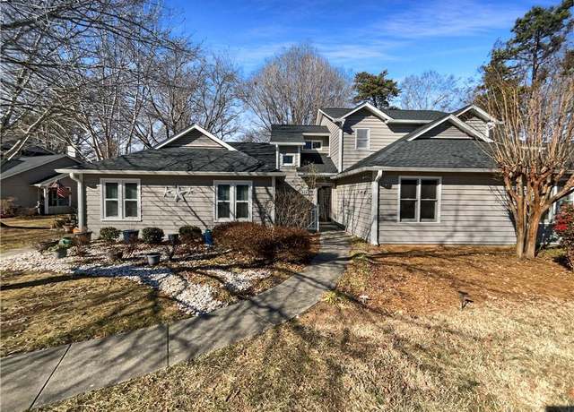 Property at 3720 Wayfarer Dr, Greensboro, NC 27410, 2 beds, 2 baths
