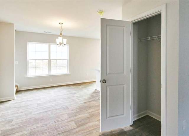 Property at 3537 Cash Dr, Winston-salem, NC 27107, 3 beds, 2.5 baths