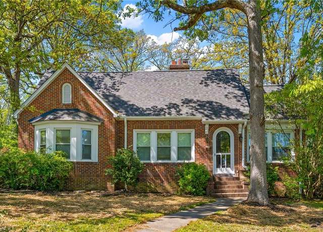 Property at 316 Spring St, Thomasville, NC 27360, 5 beds, 3 baths