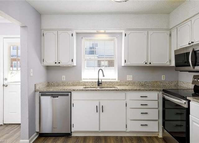 Property at 424 Muirs Chapel Rd, Greensboro, NC 27410, 2 beds, 2.5 baths