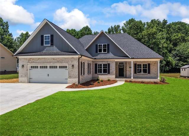 Property at 167 Horse Haven Rd, Lexington, NC 27295, 3 beds, 3.5 baths