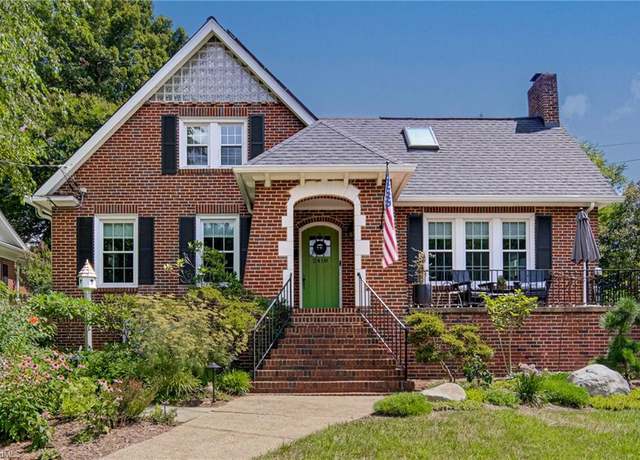 Property at 2418 Lyndhurst Ave, Winston-salem, NC 27103, 3 beds, 2.5 baths