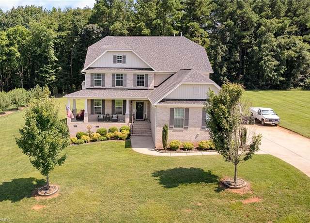 Property at 6908 River Gate Ct, Oak Ridge, NC 27310, 4 beds, 3.5 baths