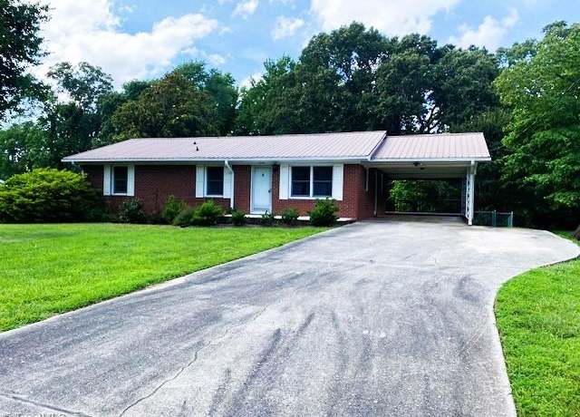 Property at 5804 Erwinwood Dr, High Point, NC 27263, 3 beds, 2 baths