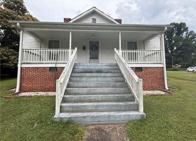 Property at 535 Worth St, Mount Airy, NC 27030, 3 beds, 1 bath