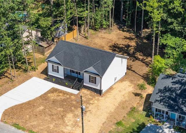 Property at 1017 Virginia St, Thomasville, NC 27360, 3 beds, 2 baths