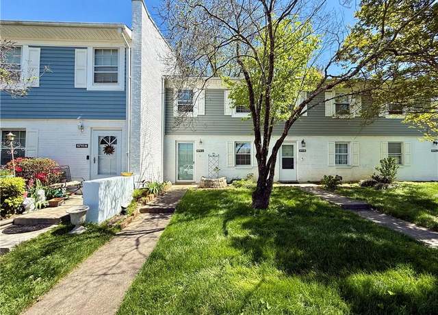 Property at 5711 Bramblegate Rd Unit J, Greensboro, NC 27409, 2 beds, 2.5 baths
