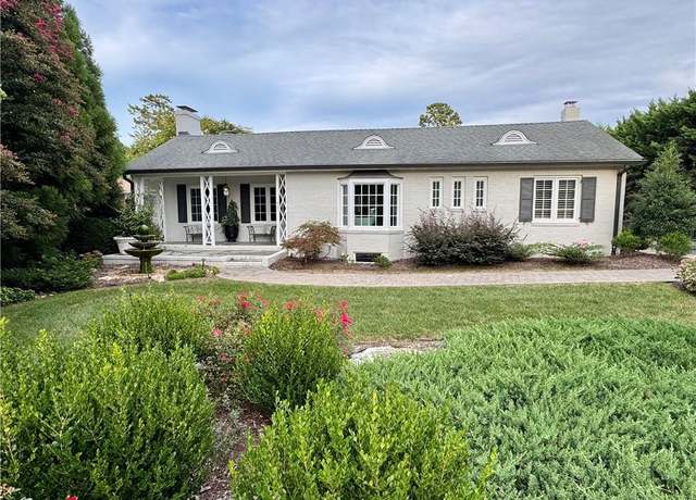 Property at 407 Emerywood Dr, High Point, NC 27262, 3 beds, 2.5 baths