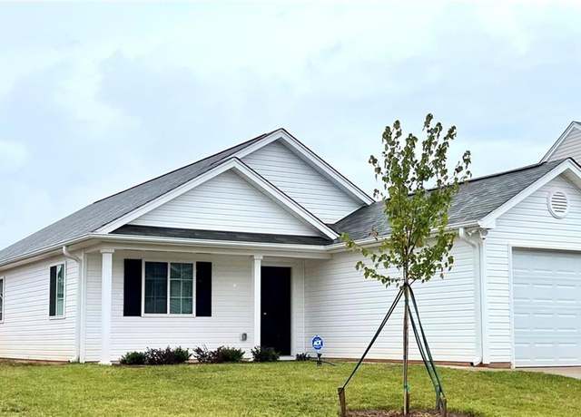 Property at 3902 Arcola Way, Greensboro, NC 27405, 3 beds, 2 baths