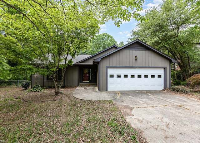 Property at 3005 Covewood St, High Point, NC 27265, 3 beds, 2 baths