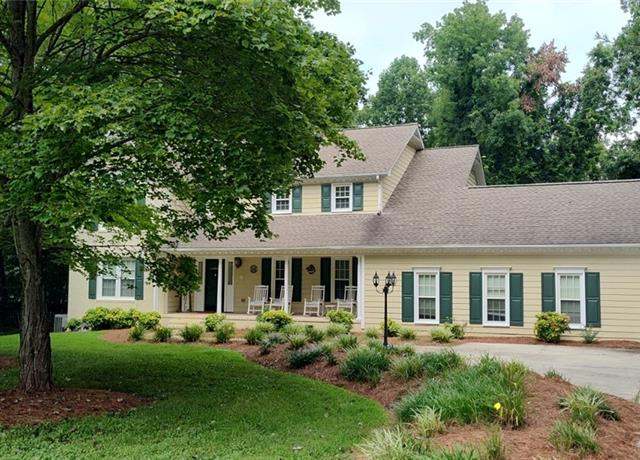 Property at 4103 Bienvenue Dr, Greensboro, NC 27409, 4 beds, 2.5 baths