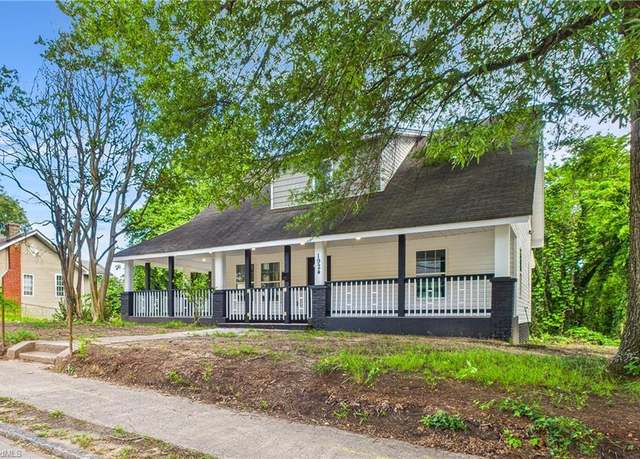 Property at 1924 E 25th St, Winston-salem, NC 27105, 5 beds, 3 baths