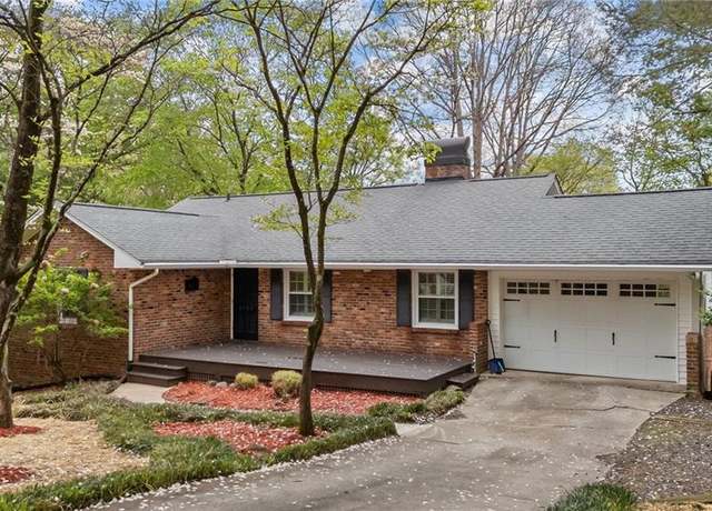 Property at 1035 Deepwood Ct, Winston-salem, NC 27104, 3 beds, 2 baths