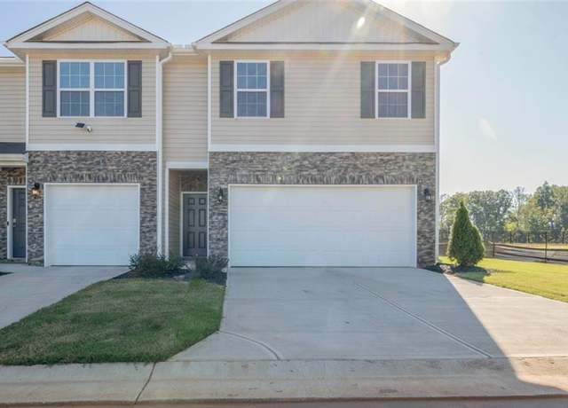 Property at 1321 Broholmer Ln, Greensboro, NC 27405, 4 beds, 2.5 baths