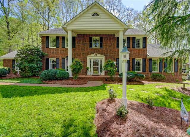 Property at 3824 Tangle Oak Dr, Clemmons, NC 27012, 4 beds, 3 baths