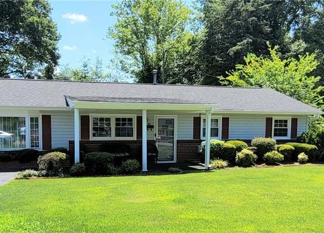 Property at 1210 Ellerbe Ct, Eden, NC 27288, 4 beds, 2 baths