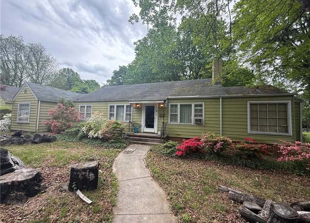 Property at 825 Crescent Dr, Reidsville, NC 27320, 4 beds, 3.5 baths