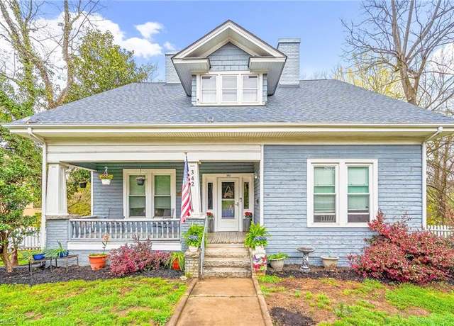Property at 342 W Pine St, Mount Airy, NC 27030, 5 beds, 3 baths