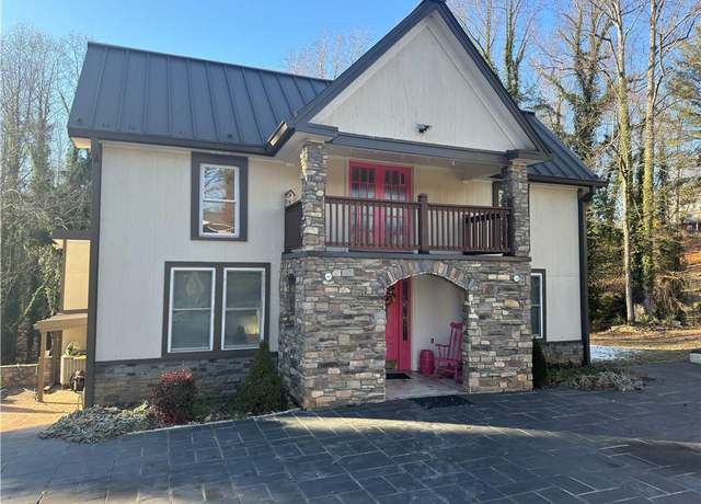 Property at 1209 Willard St, North Wilkesboro, NC 28659, 3 beds, 2 baths