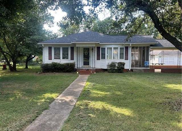 Property at 150 Avenue B, Lexington, NC 27292, 2 beds, 1 bath