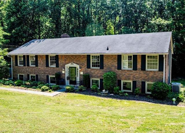 Property at 3230 Kinnamon Rd, Winston-salem, NC 27104, 5 beds, 3 baths