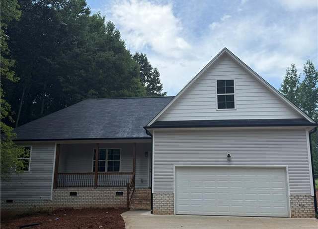 Property at 901 Edgemont Rd, Greensboro, NC 27406, 3 beds, 2 baths