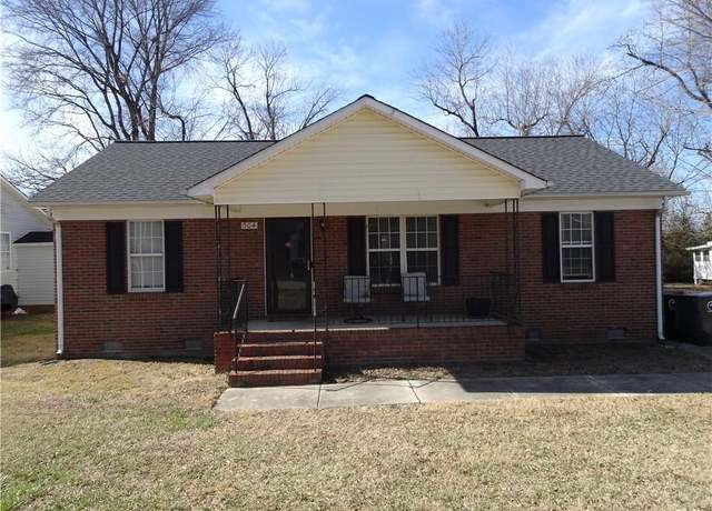 Property at 504 Abington Dr, Greensboro, NC 27401, 3 beds, 2 baths