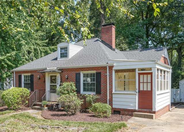 Property at 3008 Collier Dr, Greensboro, NC 27403, 3 beds, 1.5 baths