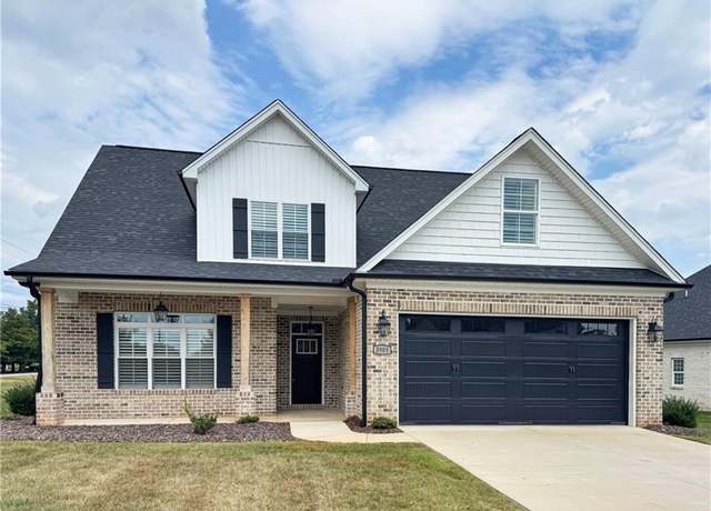 Property at 3905 Wynne Brook Ct, High Point, NC 27265, 4 beds, 2.5 baths