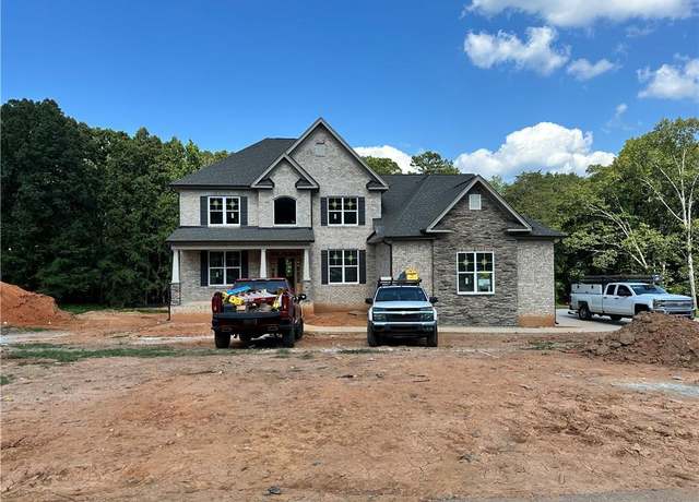 Property at 4022 Estate Dr, Lewisville, NC 27023, 4 beds, 3.5 baths
