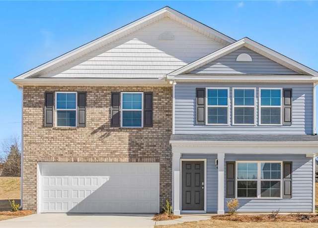 Property at 141 Preston Oaks Dr, King, NC 27021, 4 beds, 2.5 baths