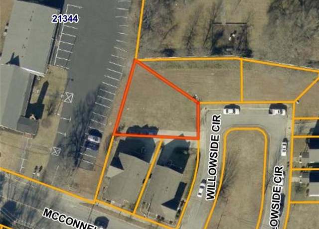 Property at 7 Willowside Cir, Greensboro, NC 27401