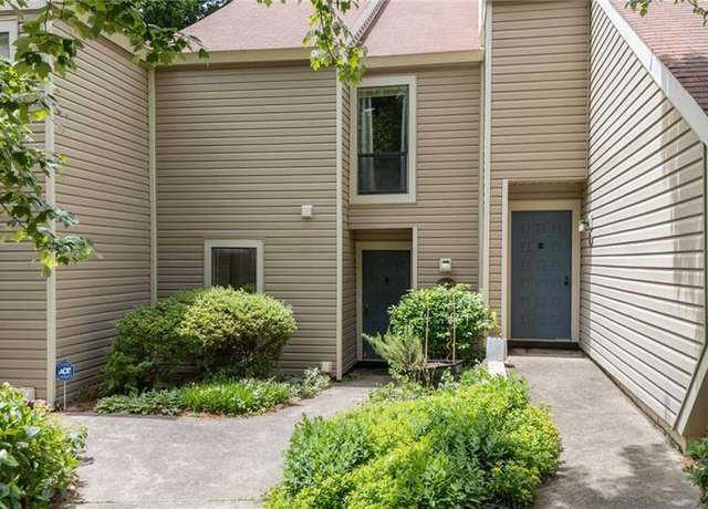 Property at 217 Village Ln Unit G, Greensboro, NC 27409, 2 beds, 1.5 baths