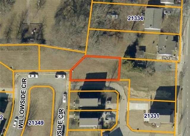 Property at 15 Willowside Cir, Greensboro, NC 27401