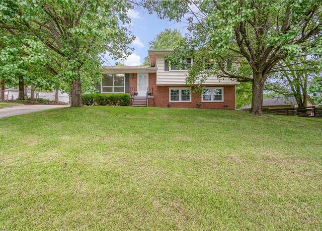 Property at 2102 Castlerock Rd, Greensboro, NC 27406, 3 beds, 1.5 baths