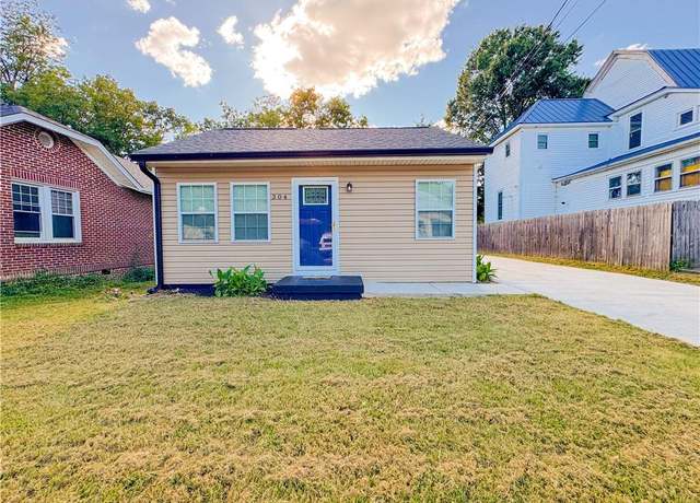 Property at 304 Irvin St, Reidsville, NC 27320, 3 beds, 2 baths