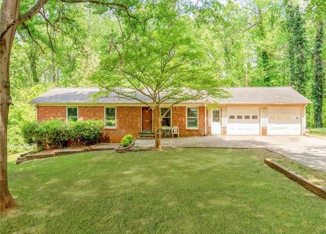 Property at 355 Cambridge Rd, Lexington, NC 27292, 3 beds, 1.5 baths