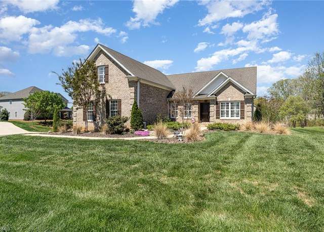 Property at 3201 Knoll Ridge Dr, Walkertown, NC 27051, 3 beds, 2 baths