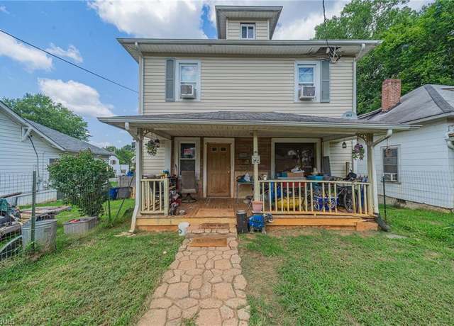 Property at 225 E Monmouth St, Winston-salem, NC 27127, 3 beds, 1.5 baths
