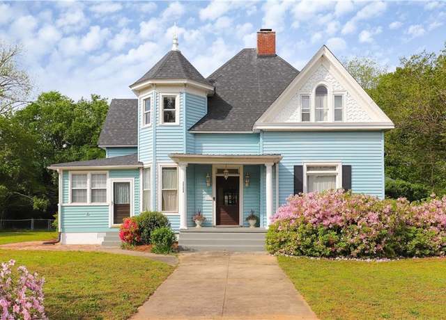 Property at 111 Martin Luther King Jr Blvd, Lexington, NC 27292, 5 beds, 2.5 baths