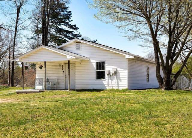 Property at 302 Goforth Dr, Thomasville, NC 27360, 3 beds, 2 baths