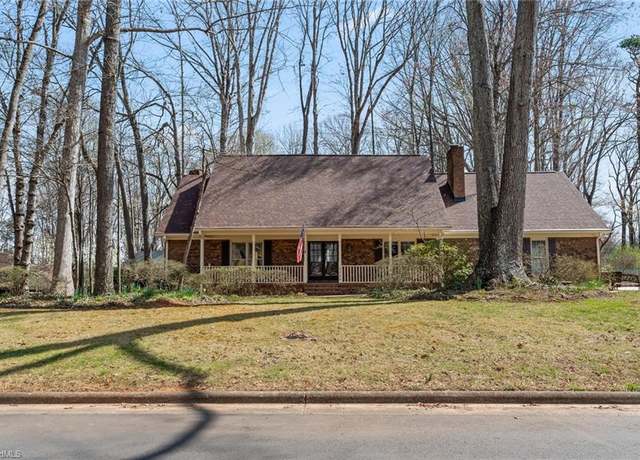 Property at 2006 La Dora Dr, High Point, NC 27265, 4 beds, 2.5 baths