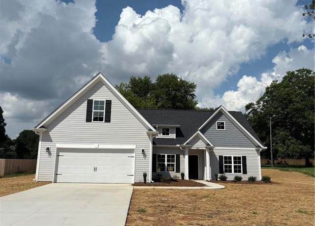 Property at 105 Old Cabin Ln, Kernersville, NC 27284, 4 beds, 3 baths
