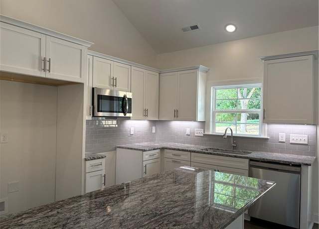 Property at 105 Old Cabin Ln, Kernersville, NC 27284, 4 beds, 3 baths