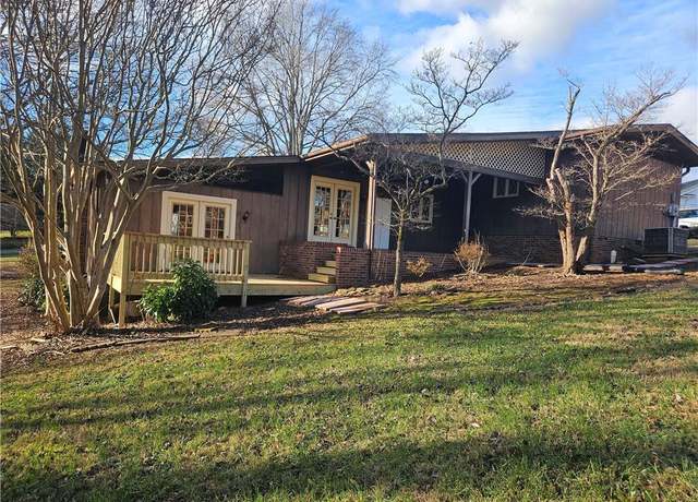 Property at 112 Balcony Ln, Mount Airy, NC 27030, 3 beds, 2.5 baths