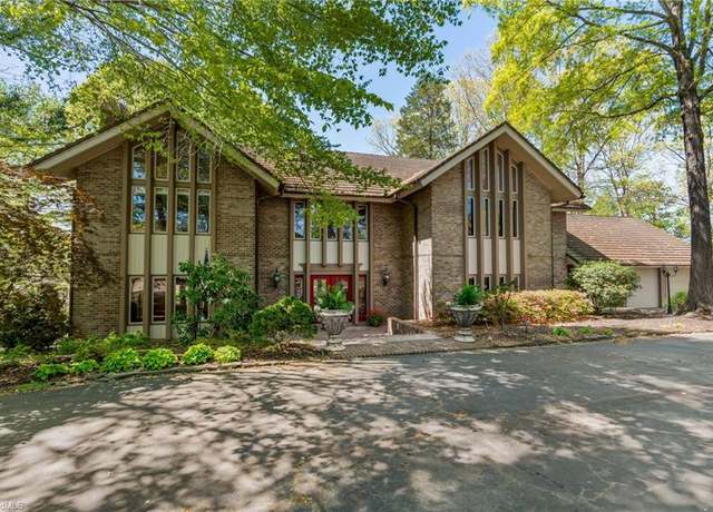 Property at 201 Cascade Dr, High Point, NC 27265, 4 beds, 4.5 baths