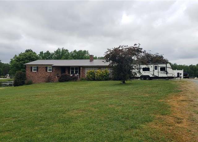 Property at 1202 Pilot School Rd, Thomasville, NC 27360, 3 beds, 2 baths
