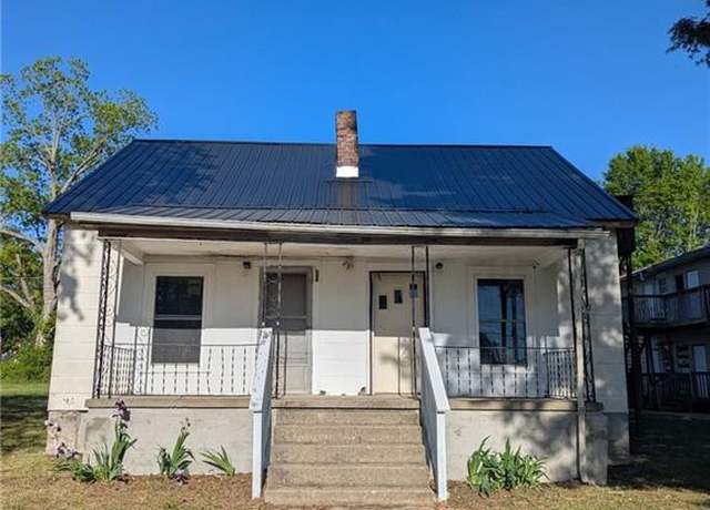 Property at 37 Mill St, Lexington, NC 27295, 2 beds, 2 baths